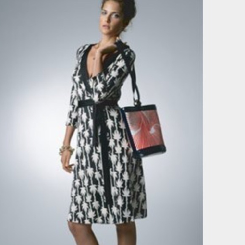 Diane Von Furstenberg Black & White Graphic Long Sleeve Wrap Dress